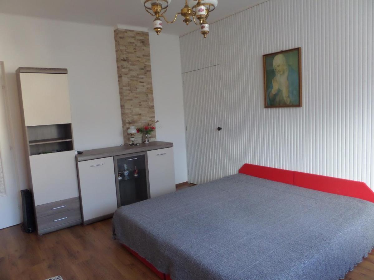 Bori Apartmanok Hajdúszoboszló Esterno foto