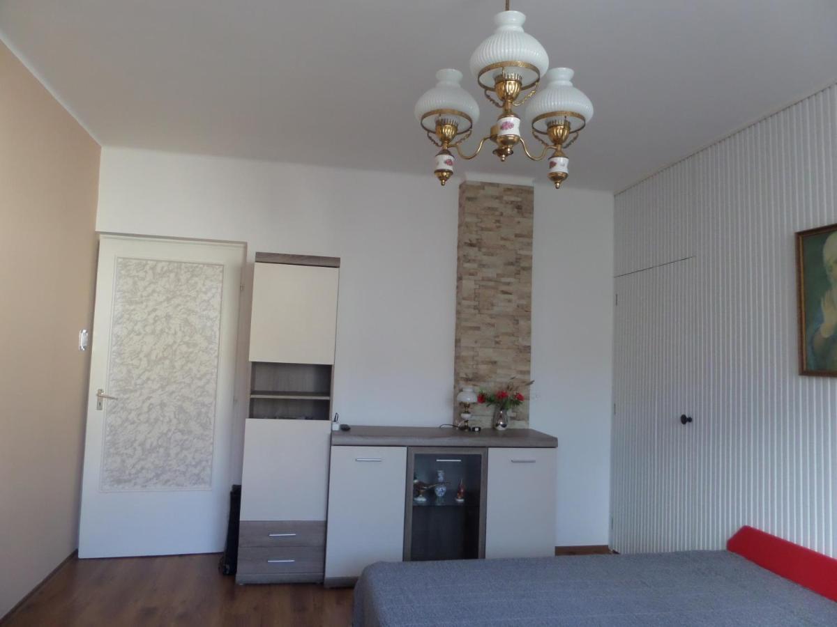 Bori Apartmanok Hajdúszoboszló Esterno foto