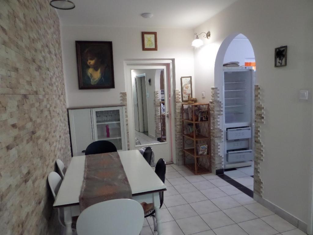 Bori Apartmanok Hajdúszoboszló Esterno foto