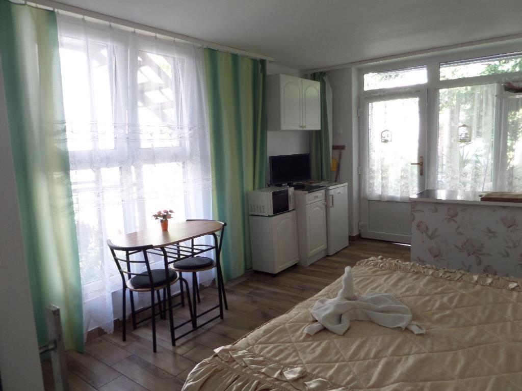 Bori Apartmanok Hajdúszoboszló Esterno foto